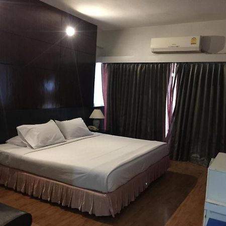 Pailyn Phitsanulok Hotel Buitenkant foto