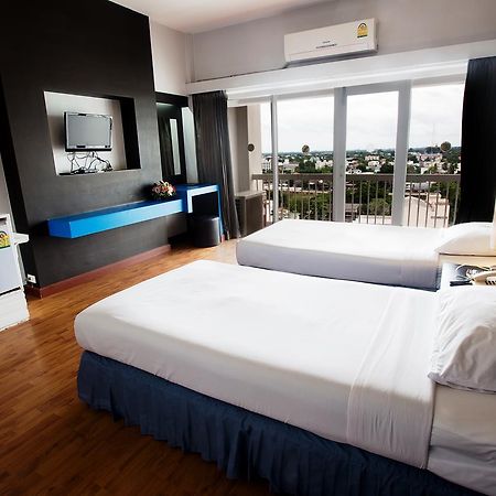 Pailyn Phitsanulok Hotel Buitenkant foto