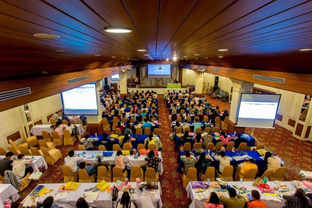 Pailyn Phitsanulok Hotel Buitenkant foto