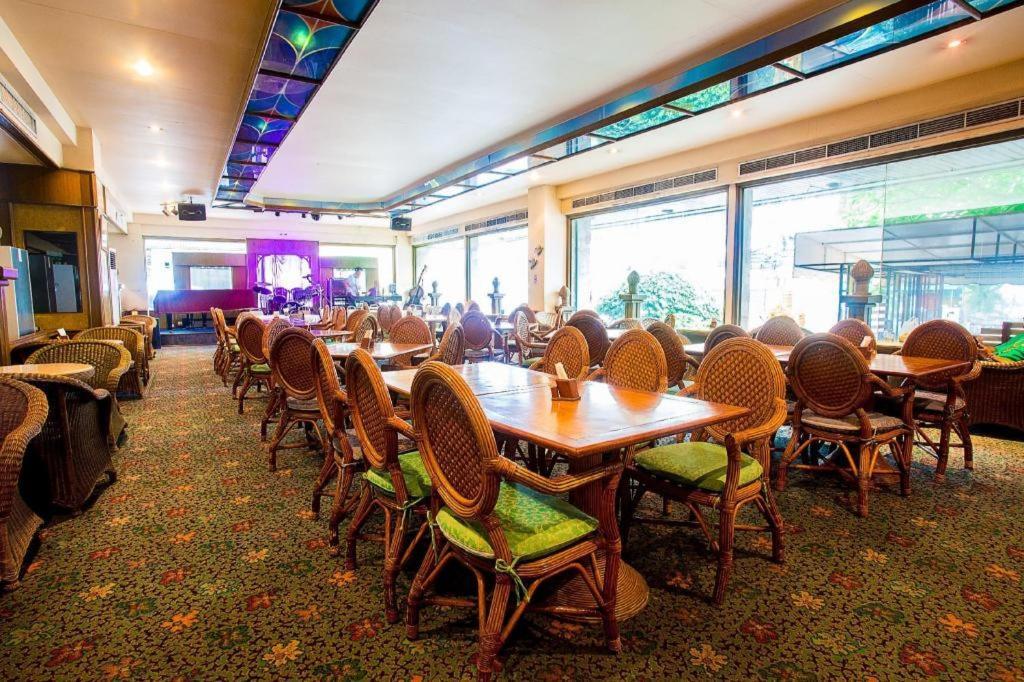 Pailyn Phitsanulok Hotel Buitenkant foto