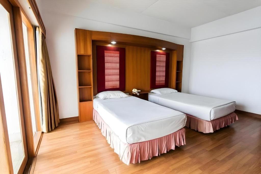 Pailyn Phitsanulok Hotel Buitenkant foto
