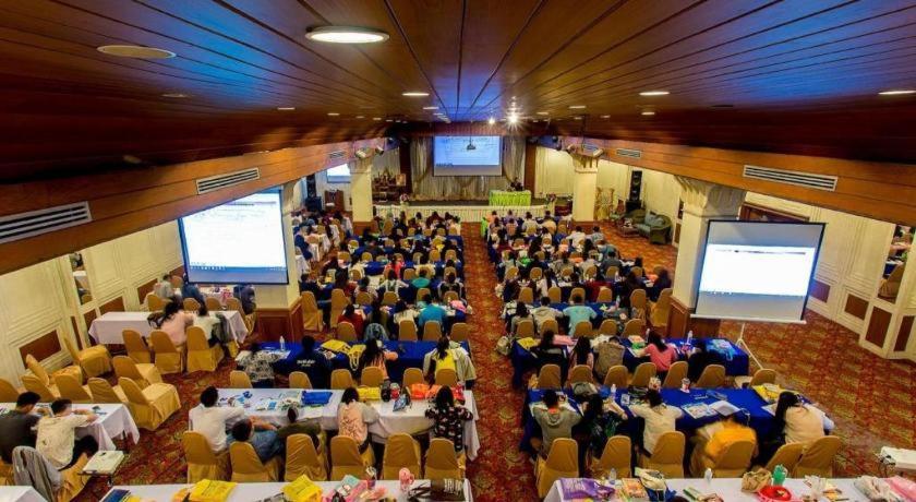 Pailyn Phitsanulok Hotel Buitenkant foto