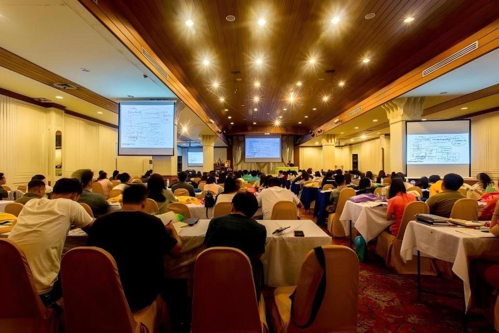 Pailyn Phitsanulok Hotel Buitenkant foto