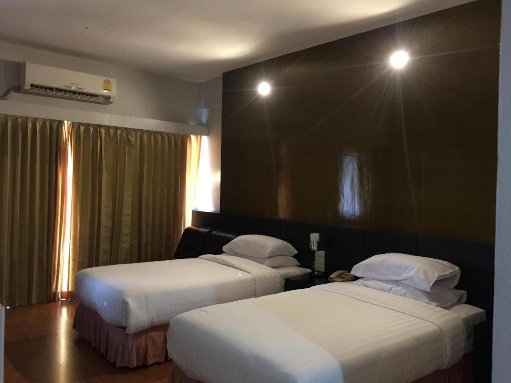 Pailyn Phitsanulok Hotel Buitenkant foto