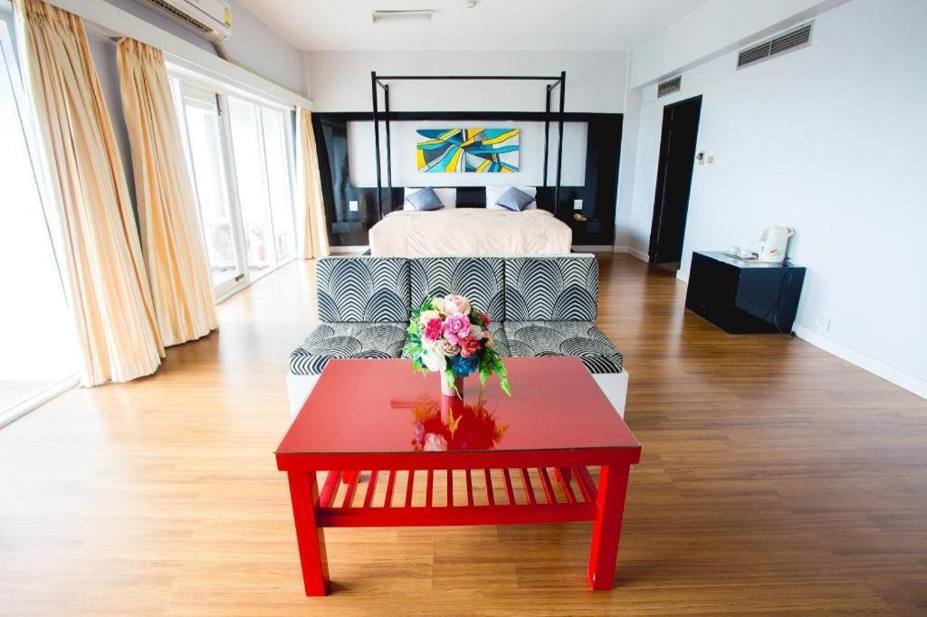 Pailyn Phitsanulok Hotel Buitenkant foto