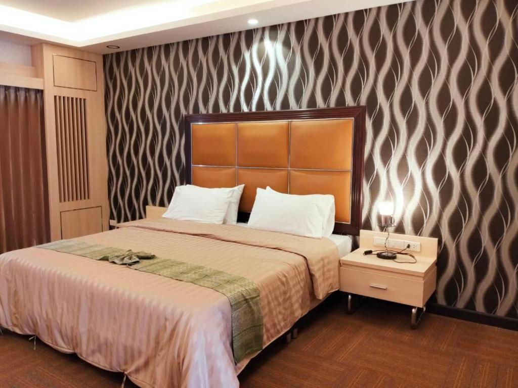 Pailyn Phitsanulok Hotel Buitenkant foto