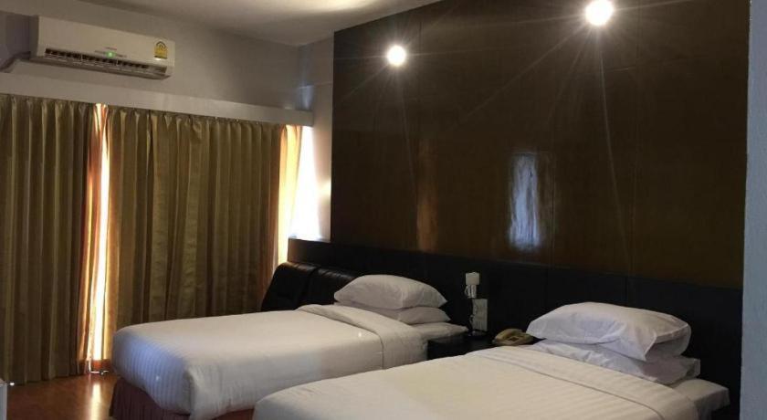 Pailyn Phitsanulok Hotel Buitenkant foto