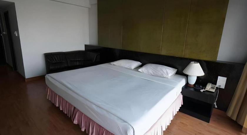 Pailyn Phitsanulok Hotel Buitenkant foto