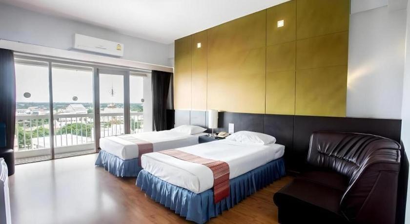 Pailyn Phitsanulok Hotel Buitenkant foto