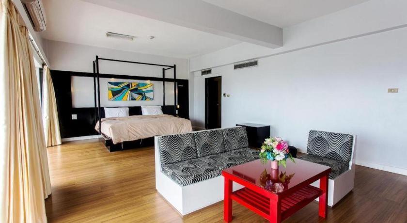 Pailyn Phitsanulok Hotel Buitenkant foto