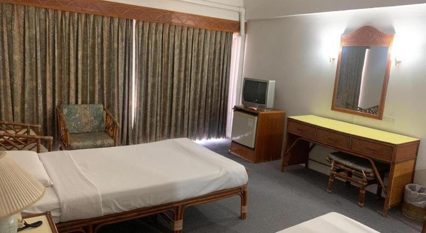 Pailyn Phitsanulok Hotel Buitenkant foto