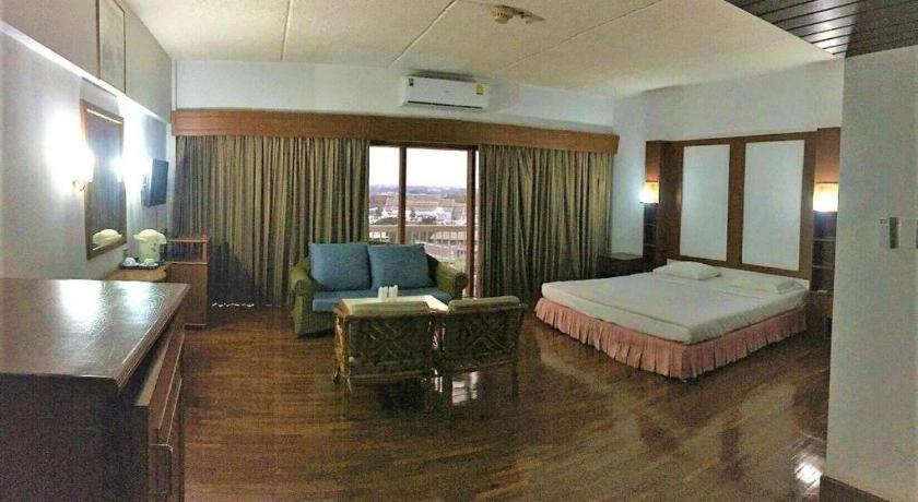 Pailyn Phitsanulok Hotel Buitenkant foto